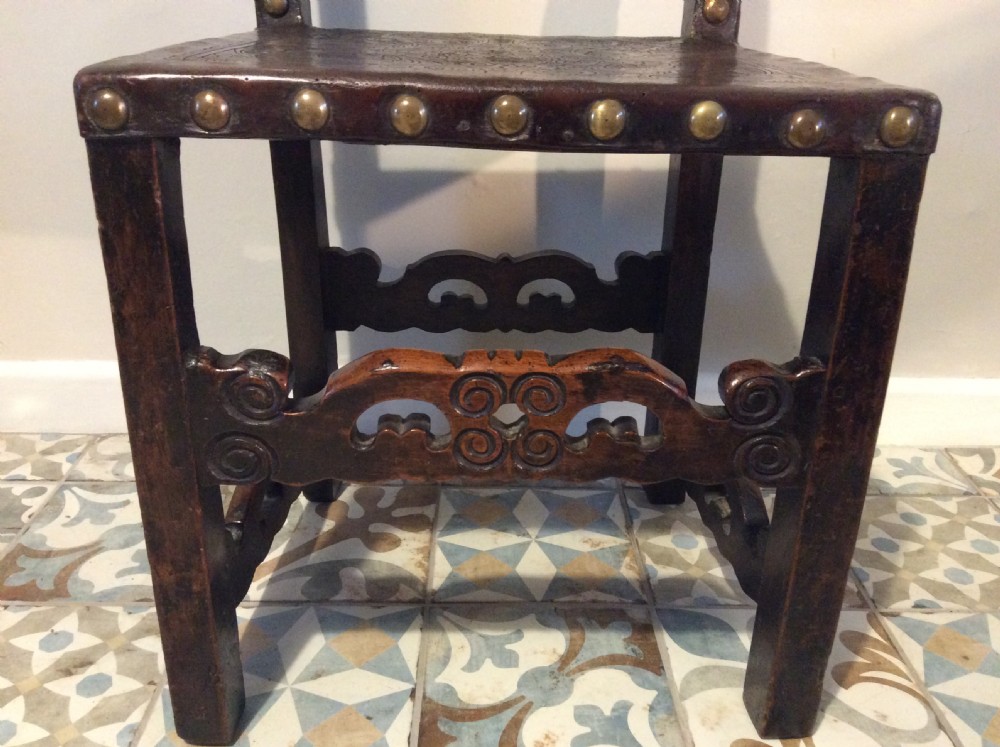 A 17thC Spanish walnut hall chair View III
