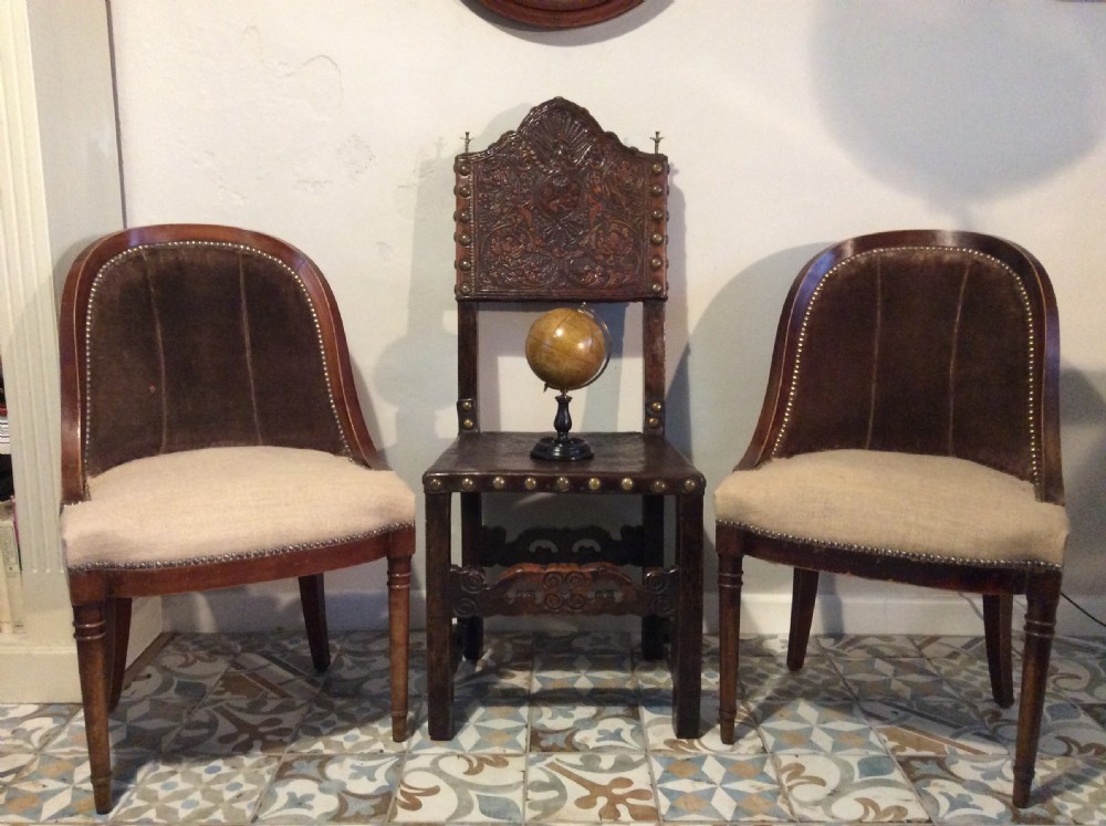 A 17thC Spanish walnut hall chair View XIV
