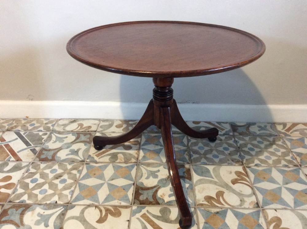 A 19thC low dish top tripod table View III