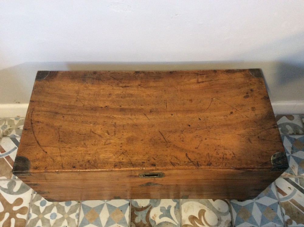 A military camphor campaign trunk View VIII