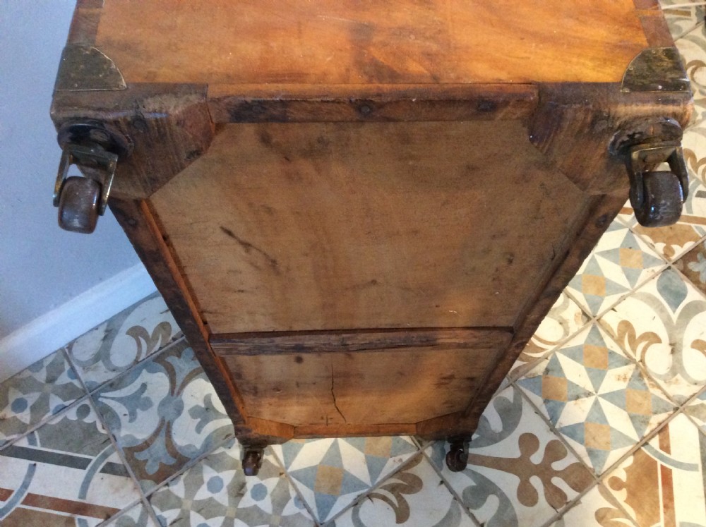 A military camphor campaign trunk View XI
