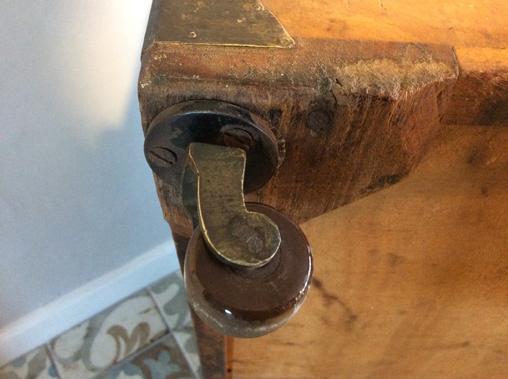 A military camphor campaign trunk View XII