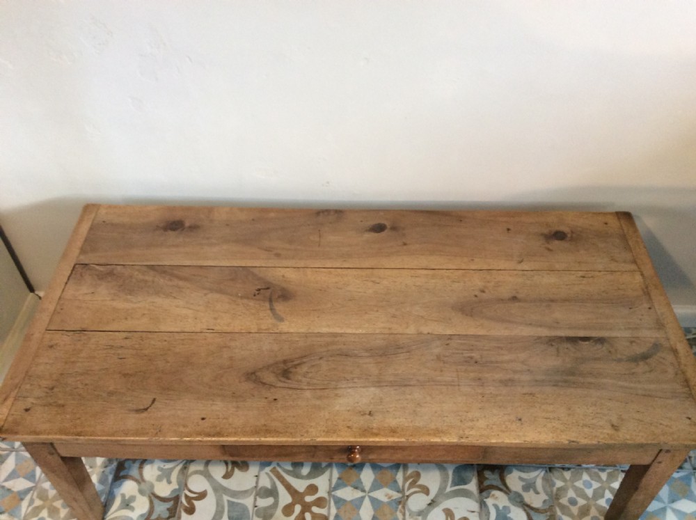 A French farmhouse coffee table View IV