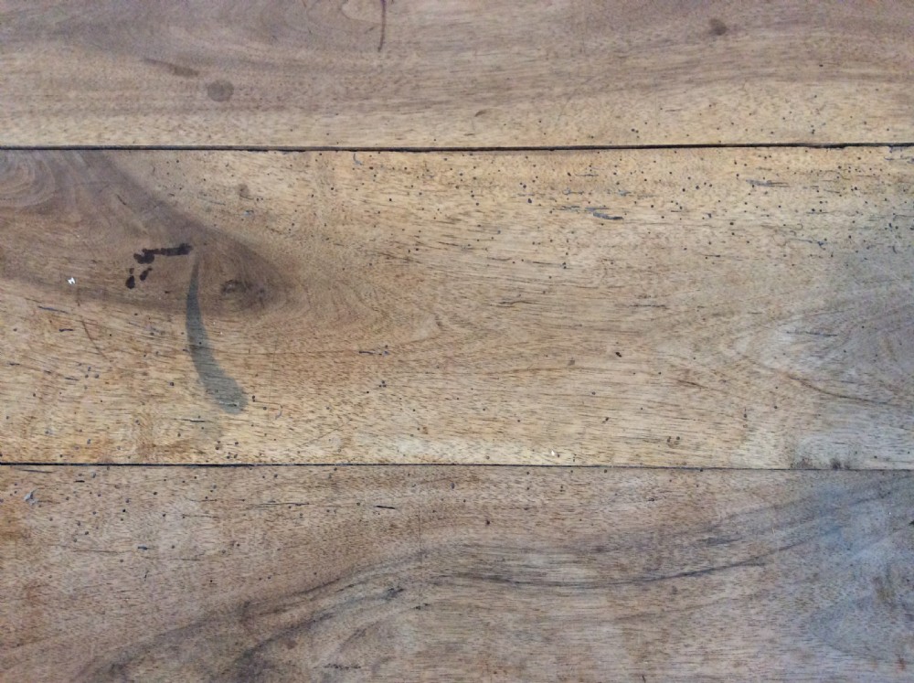 A French farmhouse coffee table View V