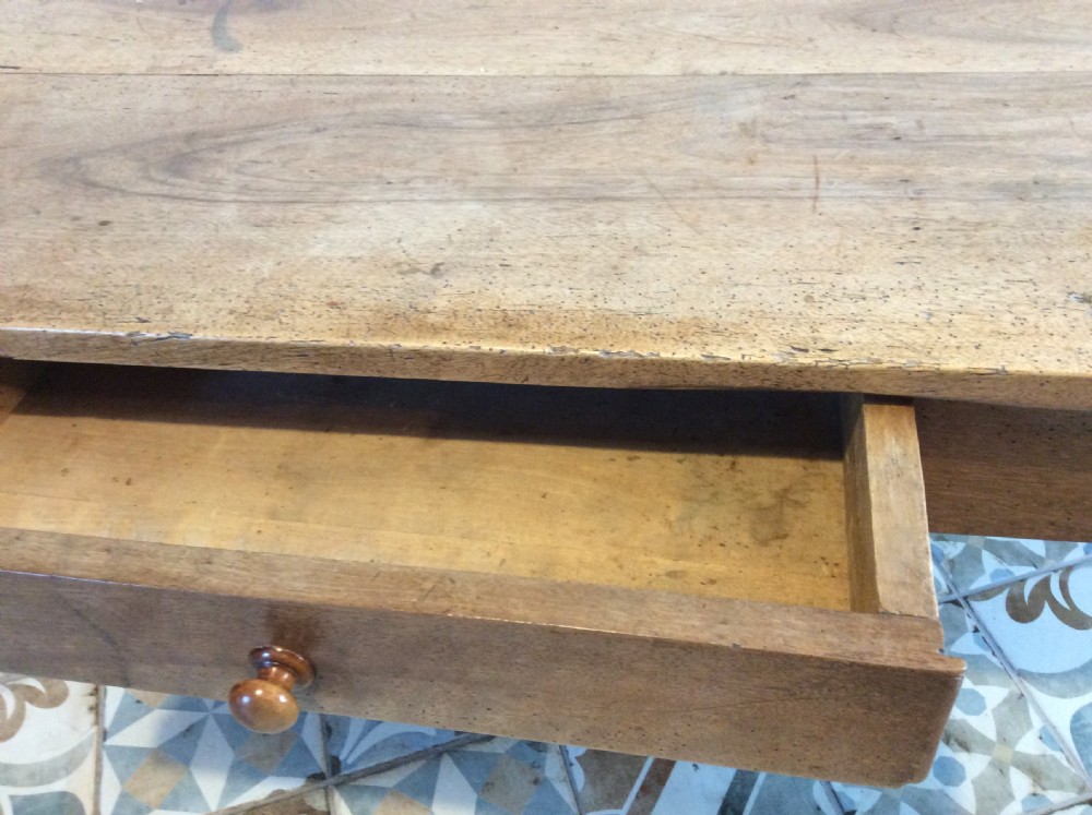 A French farmhouse coffee table View VI