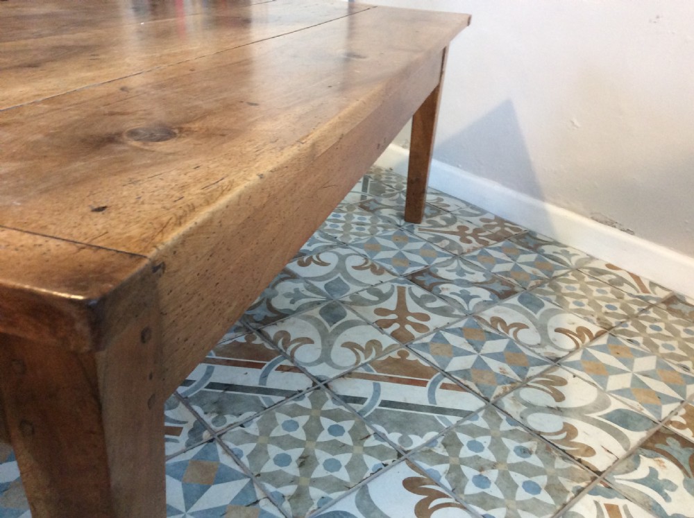 A French farmhouse coffee table View VII