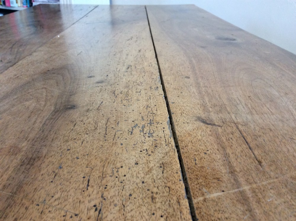 A French farmhouse coffee table View X