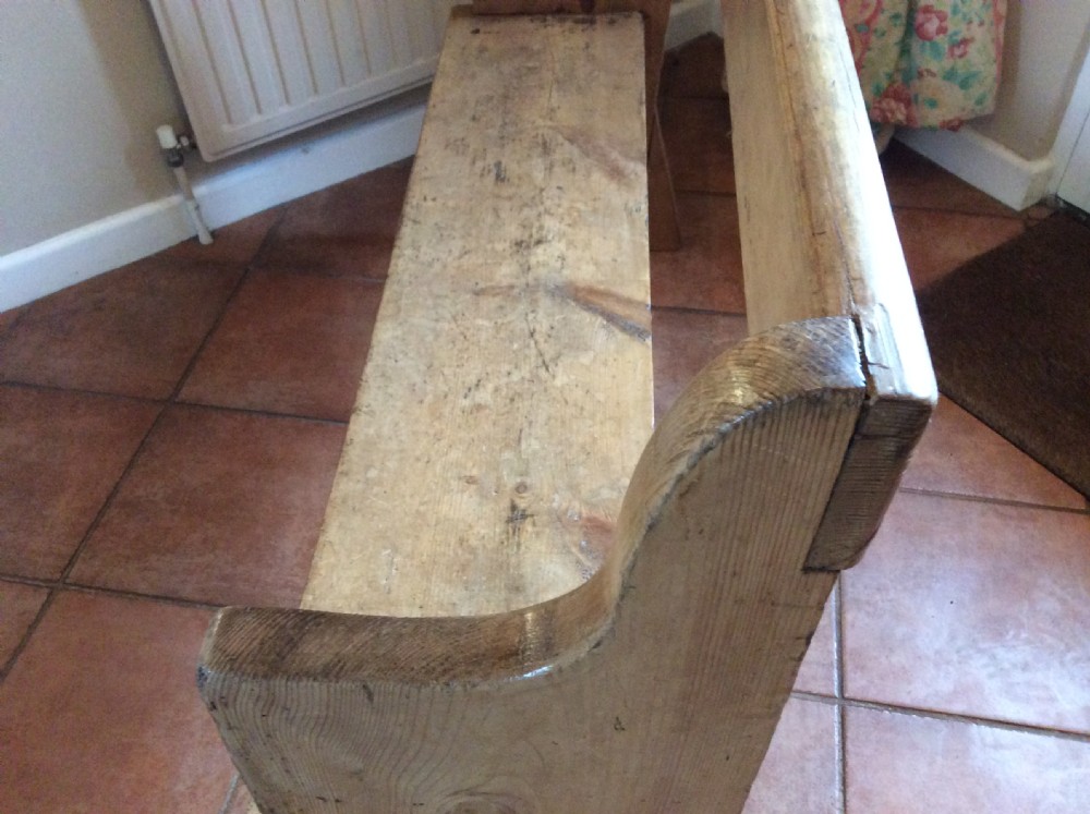 A rustic Victorian hall bench View X