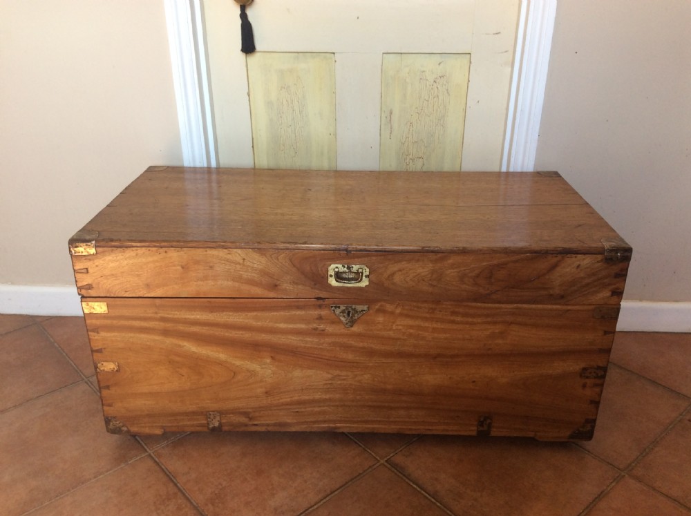 A camphor campaign trunk