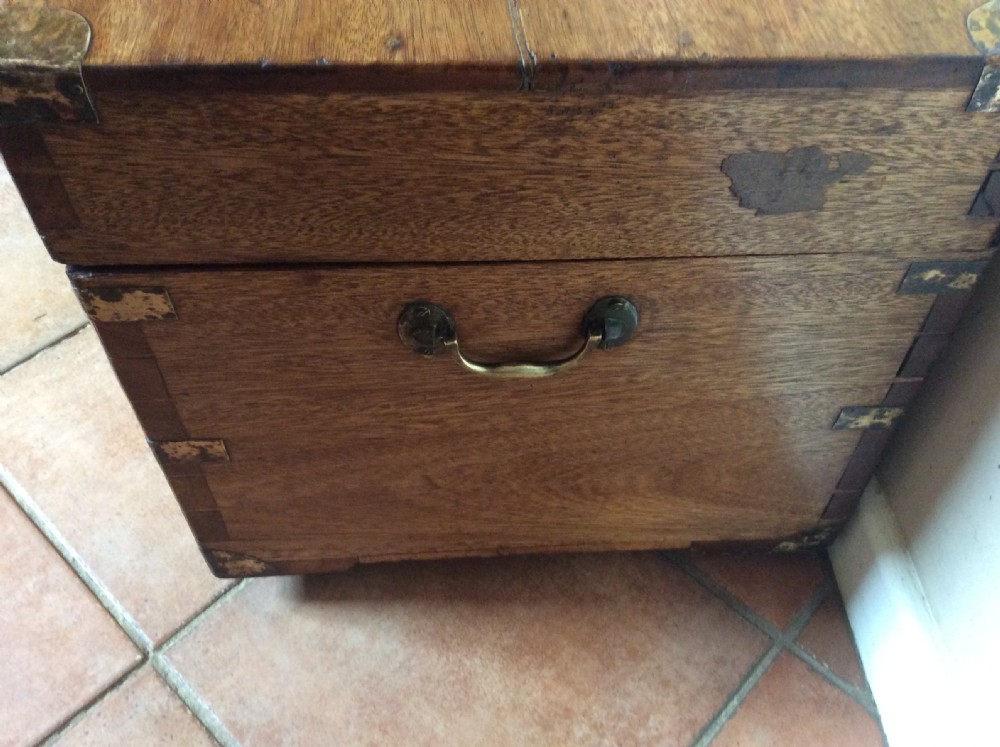 A camphor campaign trunk View VII