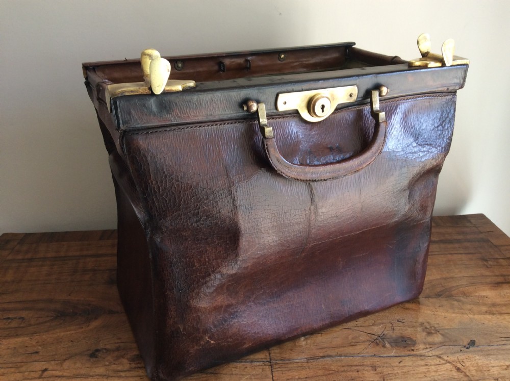A Moynat Paris Gladstone style bag View III