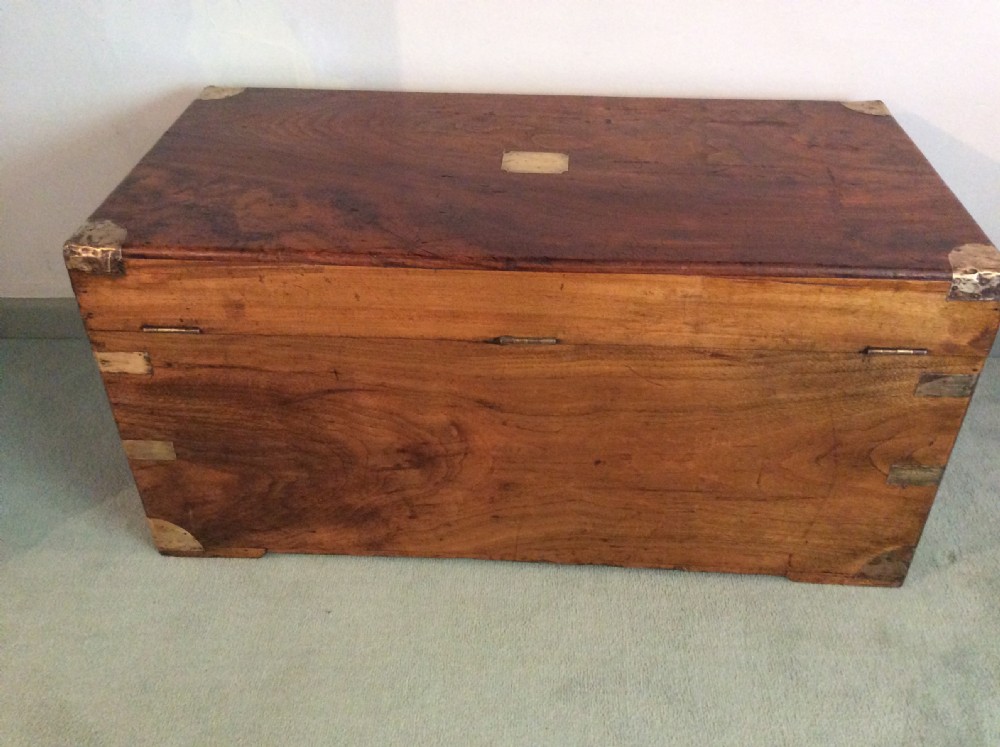 A camphor campaign trunk View VIII