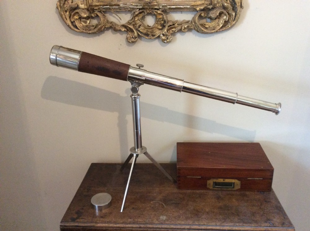 A military campaign telescope