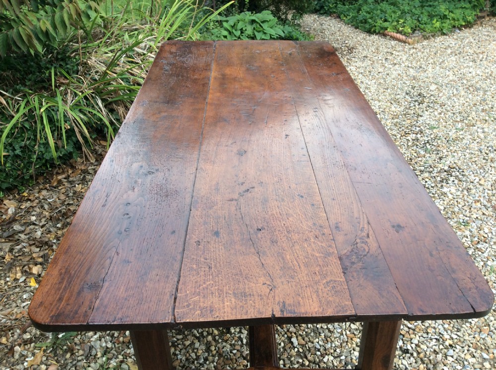 A superb French farmhouse table View IV