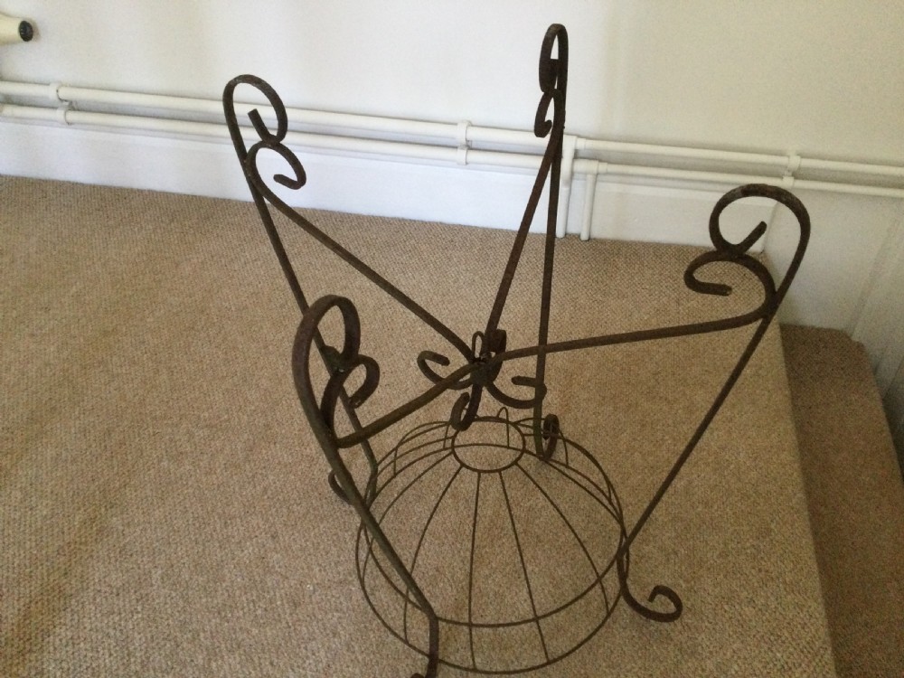 A wirework plant stand  View IV