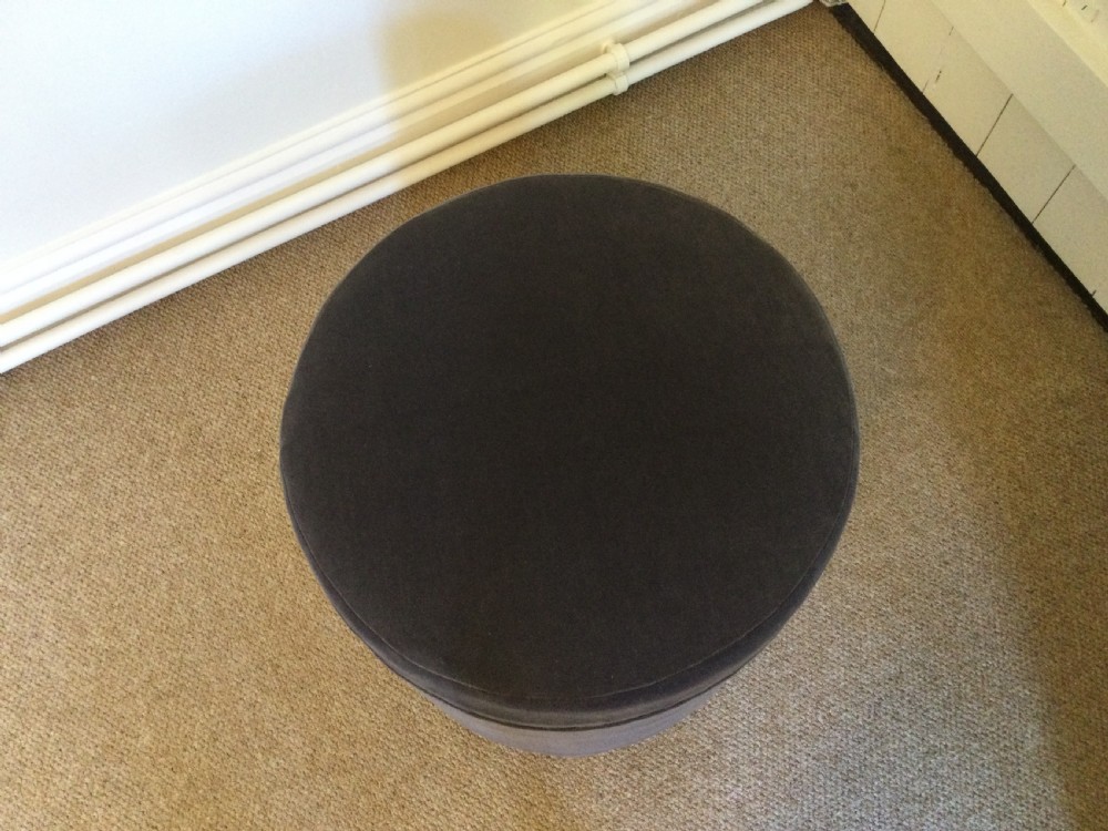 A French circular stool View IV