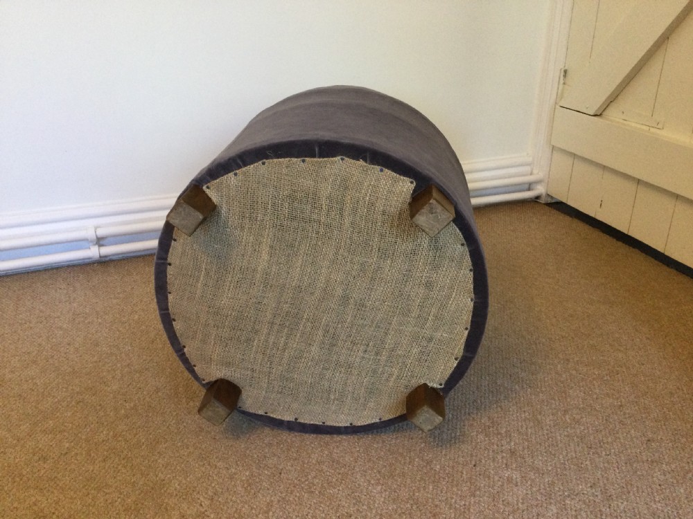 A French circular stool View V