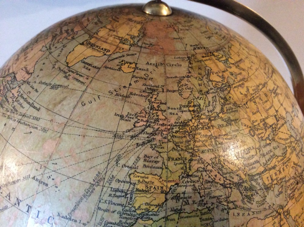 A 1930's Philips 8 inch Globe View III
