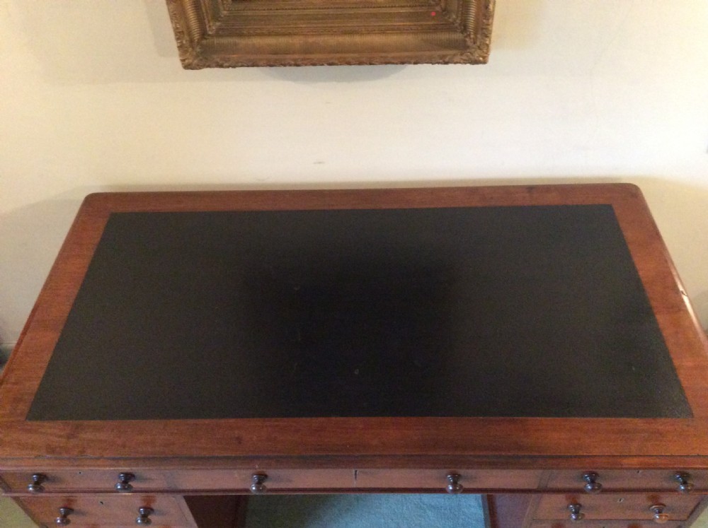 A Victorian (135 cm wide) pedestal desk View IV