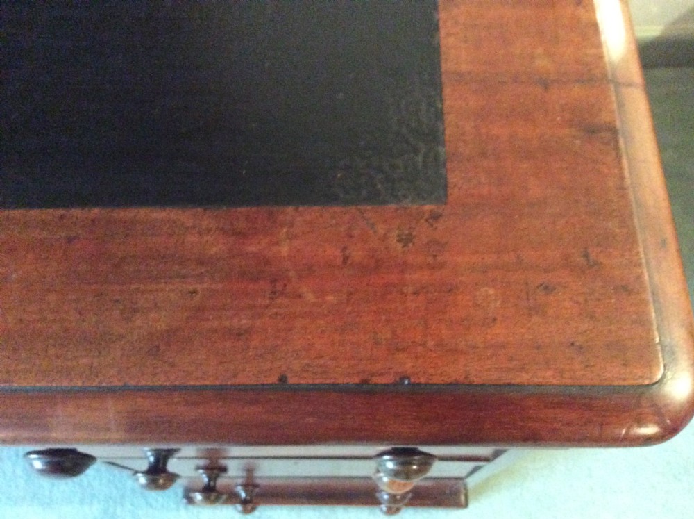 A Victorian (135 cm wide) pedestal desk View VII