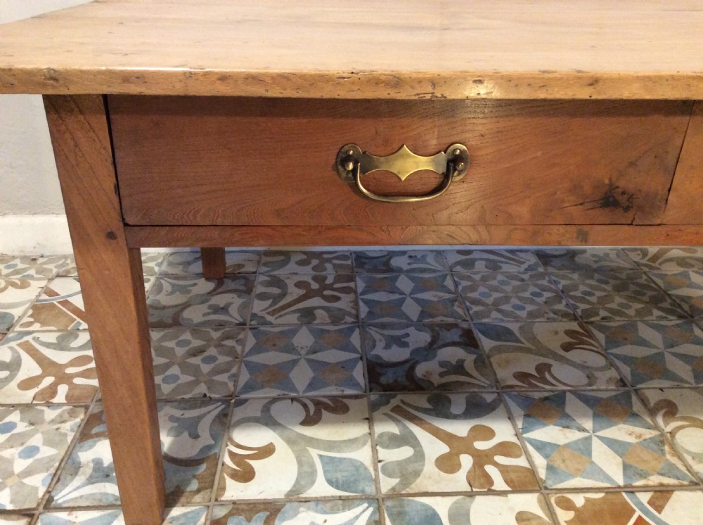 A French farmhouse coffee table View III