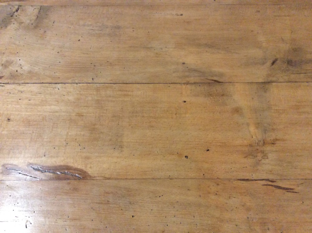 A French farmhouse coffee table View X