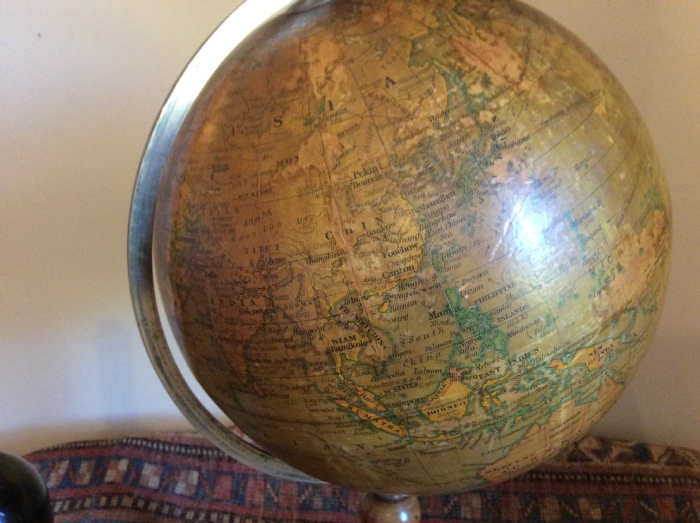 A 10'' terrestrial globe View V