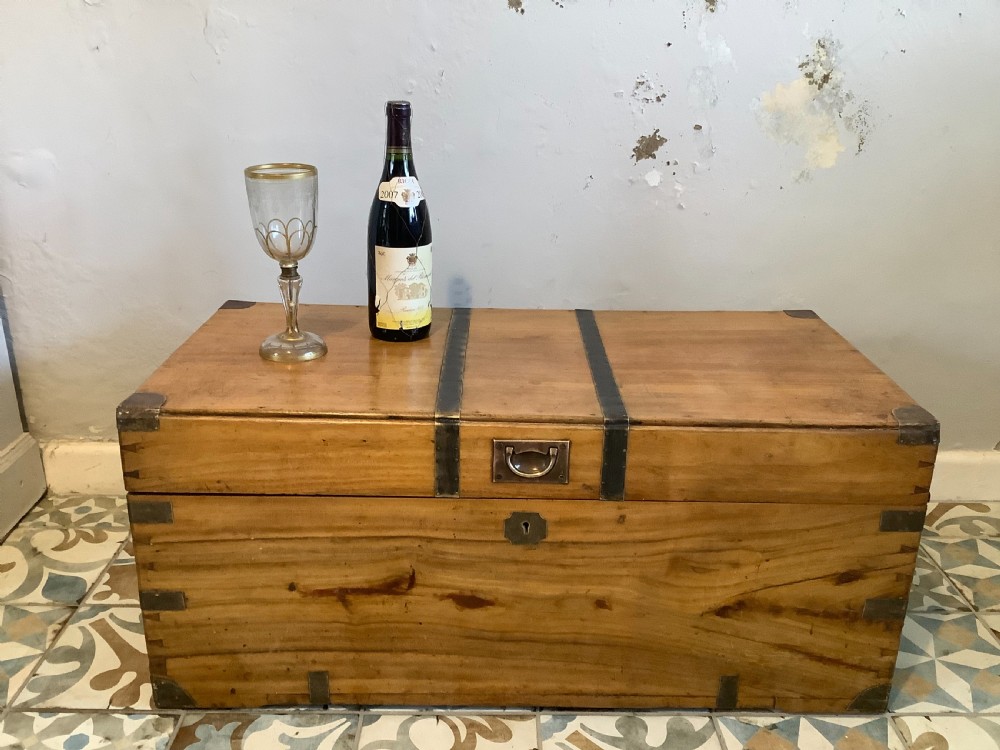 A camphor campaign trunk View II