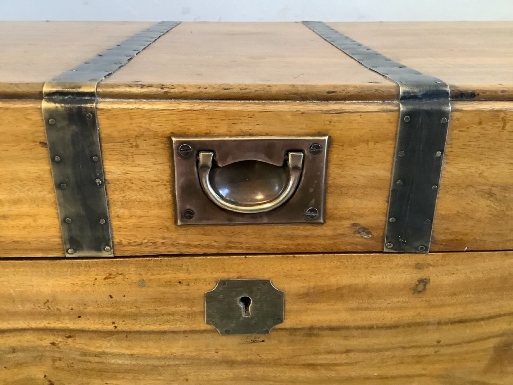 A camphor campaign trunk View III