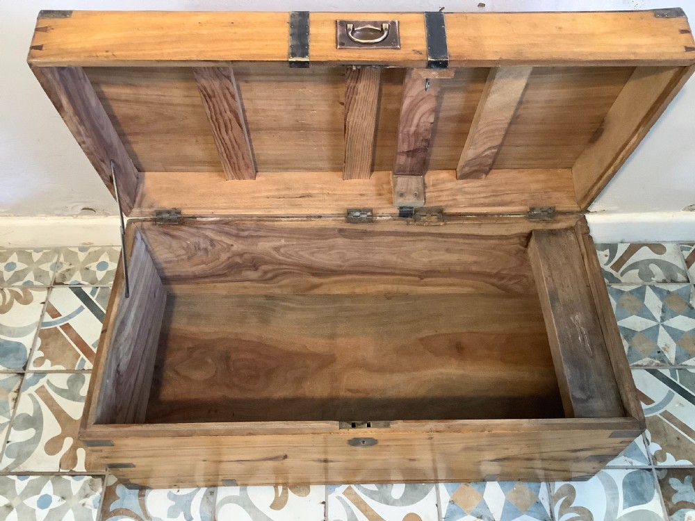 A camphor campaign trunk View IV