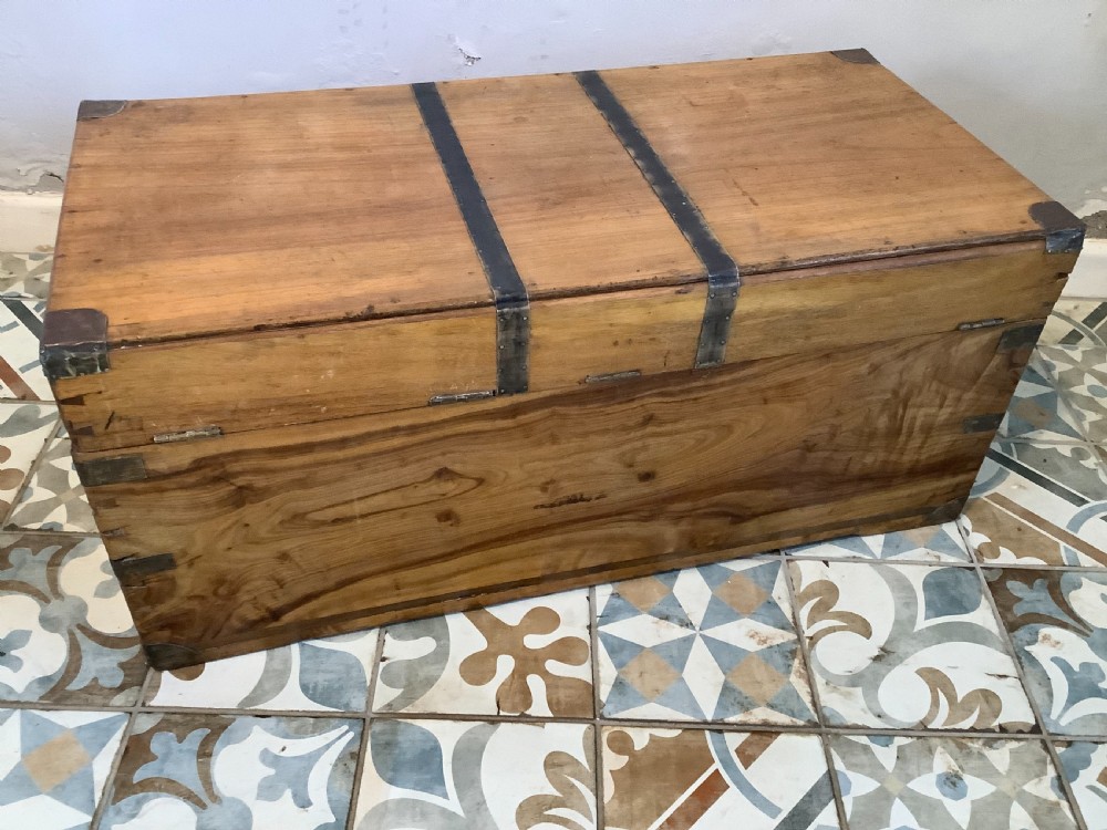 A camphor campaign trunk View XI