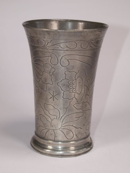 ANTIQUE DUTCH PEWTER BEAKER WITH WRIGGLE WORK FLORAL DECORATION CIRCA 1700 - ADDITIONAL PHOTO 1