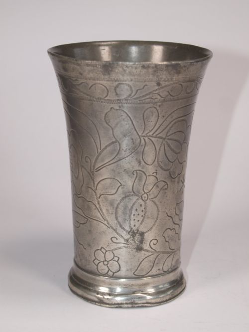 ANTIQUE DUTCH PEWTER BEAKER WITH WRIGGLE WORK FLORAL DECORATION CIRCA 1700 - ADDITIONAL PHOTO 2
