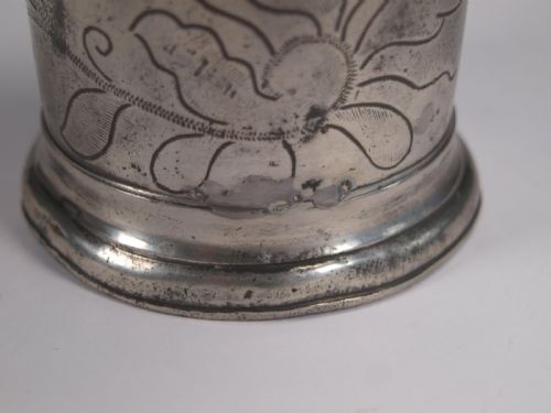 ANTIQUE DUTCH PEWTER BEAKER WITH WRIGGLE WORK FLORAL DECORATION CIRCA 1700 - ADDITIONAL PHOTO 9