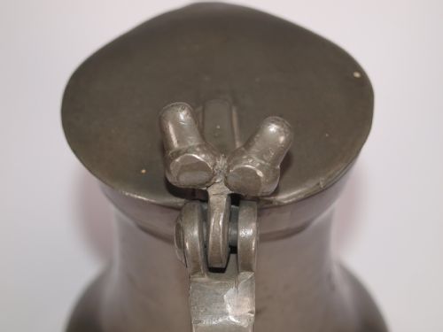 ANTIQUE FRENCH PEWTER NORMANDY FLAGON OF LARGE SIZE CIRCA 1800 - ADDITIONAL PHOTO 4
