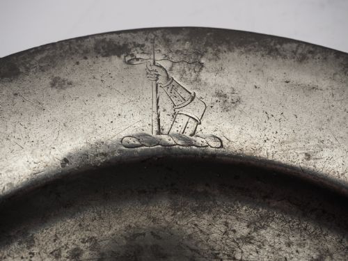 ANTIQUE ENGLISH PEWTER 9IN PLAIN RIM PLATE BY JOHN OSBORN II 1785 - ADDITIONAL PHOTO 2