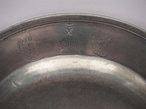 ANTIQUE ENGLISH PEWTER 9IN PLAIN RIM PLATE BY RUSSELL LAUGHER OF WORCESTER CIRCA1740 - ADDITIONAL PHOTO 2