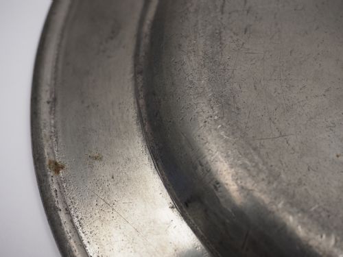 ANTIQUE ENGLISH PEWTER 9IN PLAIN RIM PLATE BY RUSSELL LAUGHER OF WORCESTER CIRCA1740 - ADDITIONAL PHOTO 6