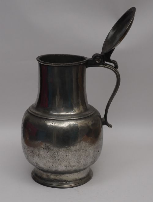 ANTIQUE DUTCH PEWTER ANGEL FLAGON MAASTRICHT CIRCA 1720 - ADDITIONAL PHOTO 3