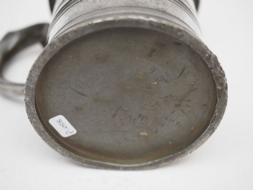 ANTIQUE ENGLISH PEWTER 1 PINT BRASS RIM MEASURE W R LOFTUS CIRCA 1900 - ADDITIONAL PHOTO 4
