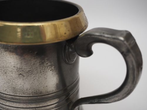ANTIQUE ENGLISH PEWTER 1 PINT BRASS RIM MEASURE W R LOFTUS CIRCA 1900 - ADDITIONAL PHOTO 9
