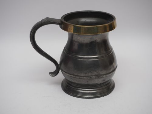 ANTIQUE ENGLISH PEWTER 1 PINT BULBOUS BRASS RIM MEASURE CIRCA 1900 - ADDITIONAL PHOTO 2