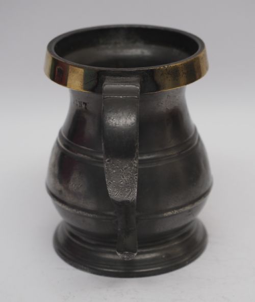 ANTIQUE ENGLISH PEWTER 1 PINT BULBOUS BRASS RIM MEASURE CIRCA 1900 - ADDITIONAL PHOTO 3
