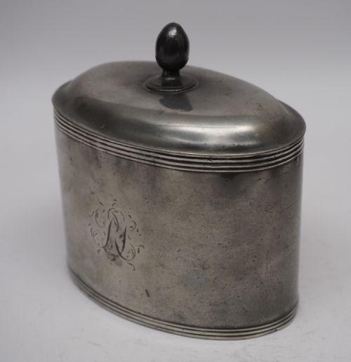 ANTIQUE ENGLISH PEWTER OVAL TOBACCO JAR WITH PRESSER CIRCA 1780 - ADDITIONAL PHOTO 1