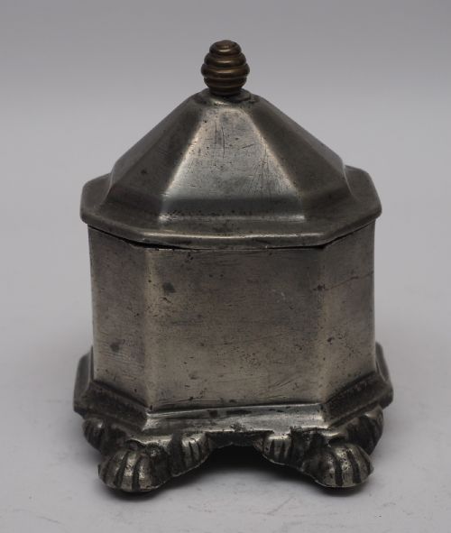 ANTIQUE ENGLISH PEWTER OCTAGONAL TOBACCO JAR CIRCA 1780 - ADDITIONAL PHOTO 1