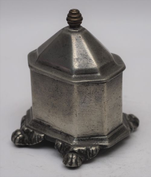 ANTIQUE ENGLISH PEWTER OCTAGONAL TOBACCO JAR CIRCA 1780 - ADDITIONAL PHOTO 2