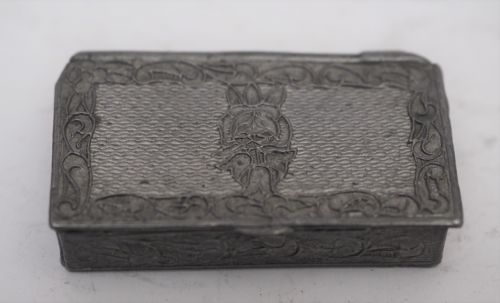 antique english pewter ladies snuff box of small size circa 1830 - CATEGORY: ANTIQUE METAL - DATED 19TH CENTURY