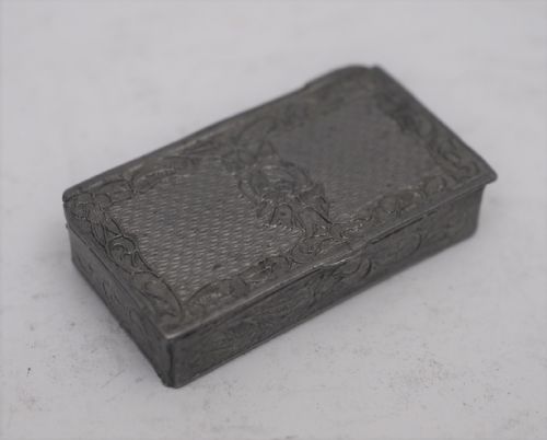 ANTIQUE ENGLISH PEWTER LADIES SNUFF BOX OF SMALL SIZE CIRCA 1830 - ADDITIONAL PHOTO 1