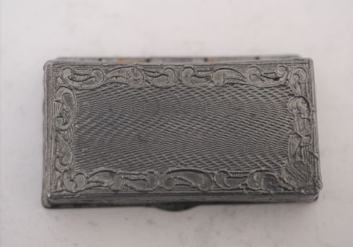 ANTIQUE ENGLISH PEWTER LADIES SNUFF BOX OF SMALL SIZE CIRCA 1830 - ADDITIONAL PHOTO 2