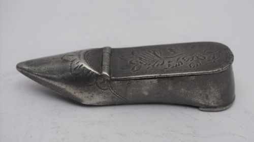 ANTIQUE ENGLISH PEWTER LADIES SHOE SNUFF BOX CIRCA 1840 - ADDITIONAL PHOTO 1